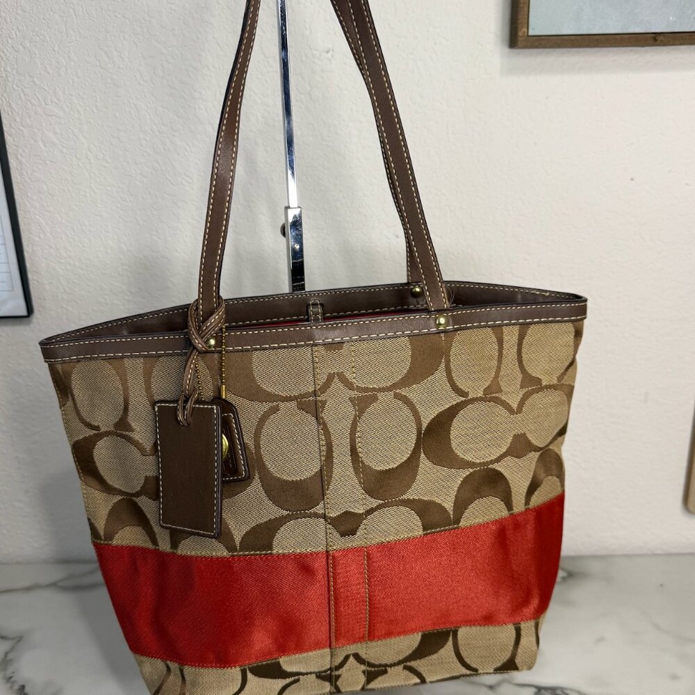6-Coach Purses - Picture 2 of 6